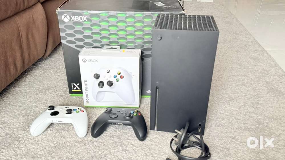 XBOX Series X with extra controller