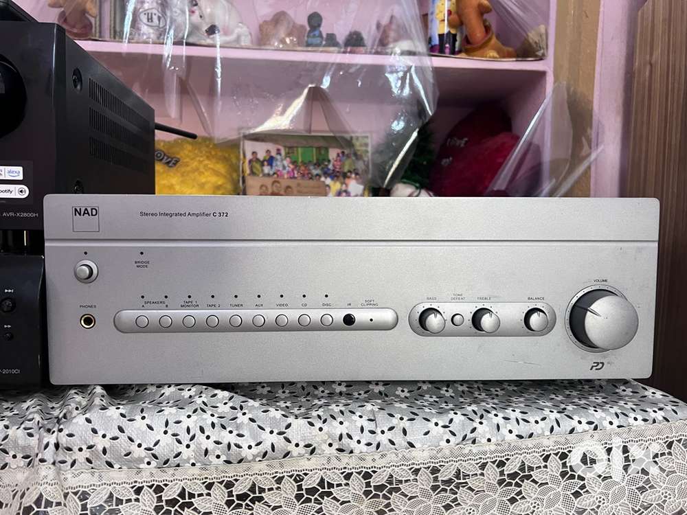 NAD c 372 INTEGRATED AMPLIFIER 150 watts with ORIGINAL BOX and REMOTE