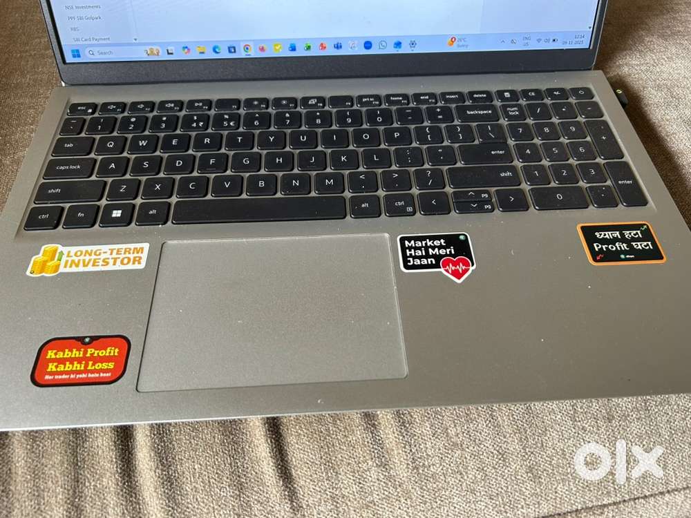 DELL Laptop - Inspiron 15 3520