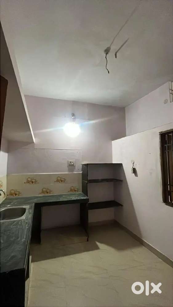 Room rent for girls or women in pandri near city centre mall