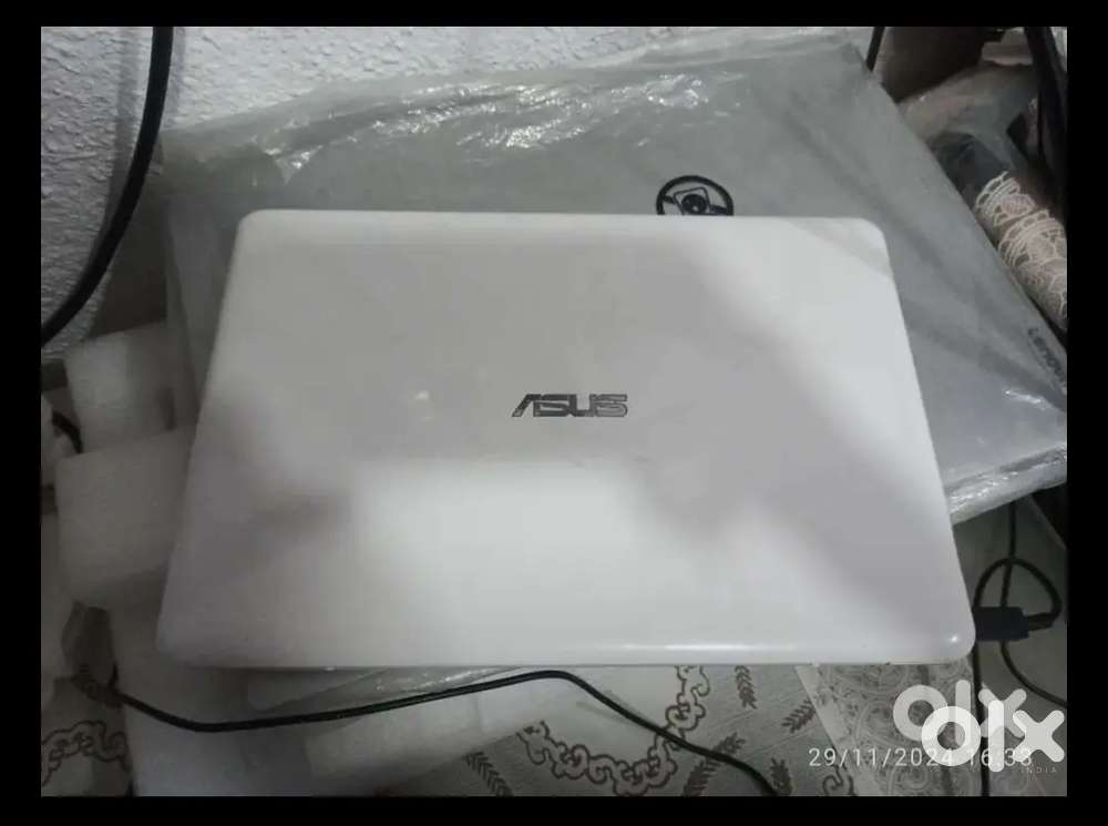 Asus ebook X205TA in excellent working condition