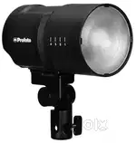 Profoto B10 flash light