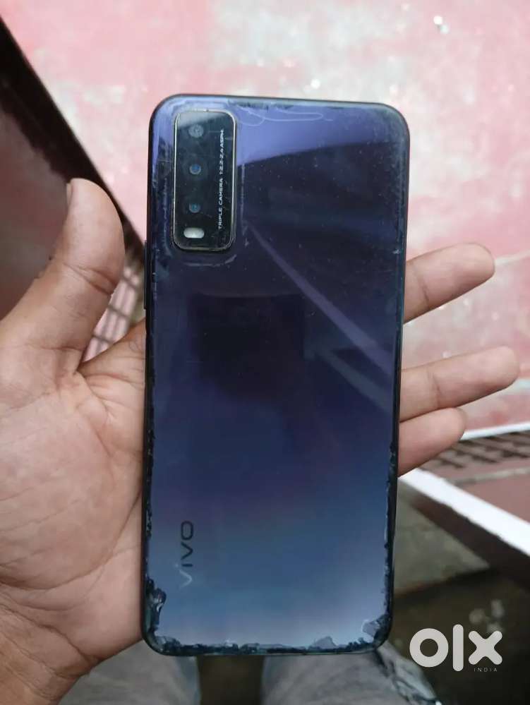 Vivo y 20  fon me kuch bhi kharabi nahi h