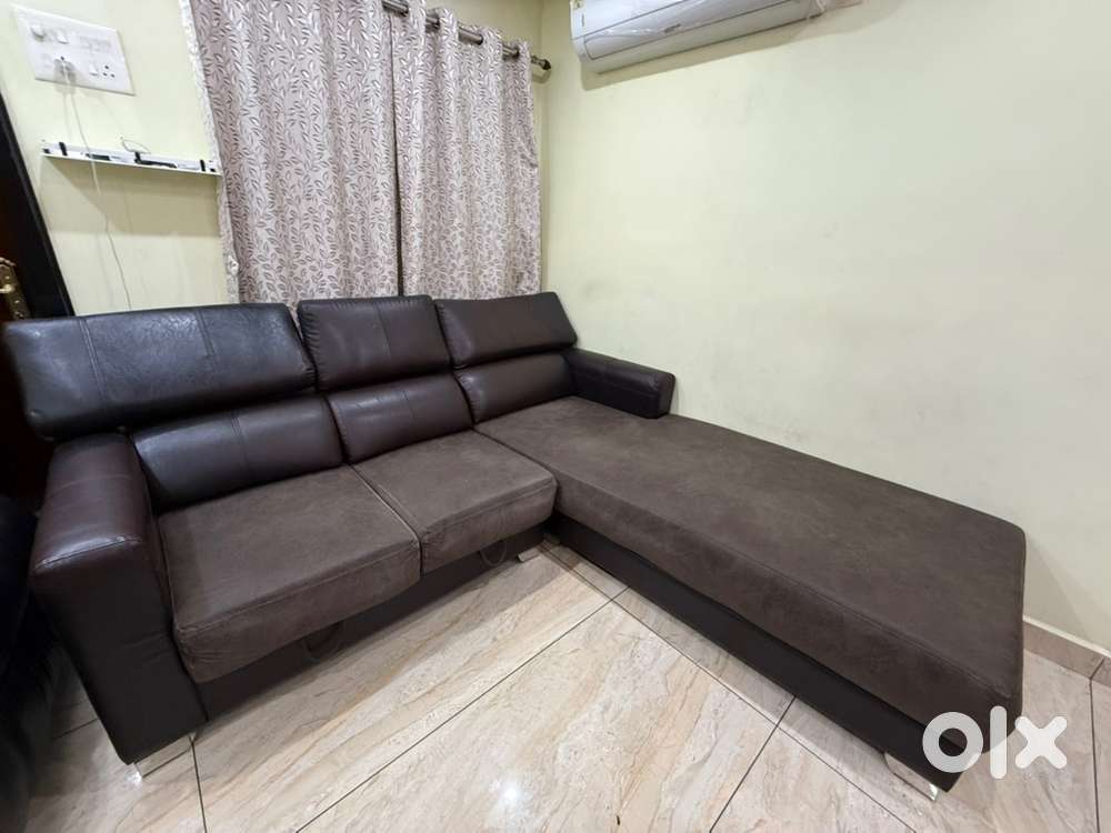 Spacious L-shaped sectional sofa