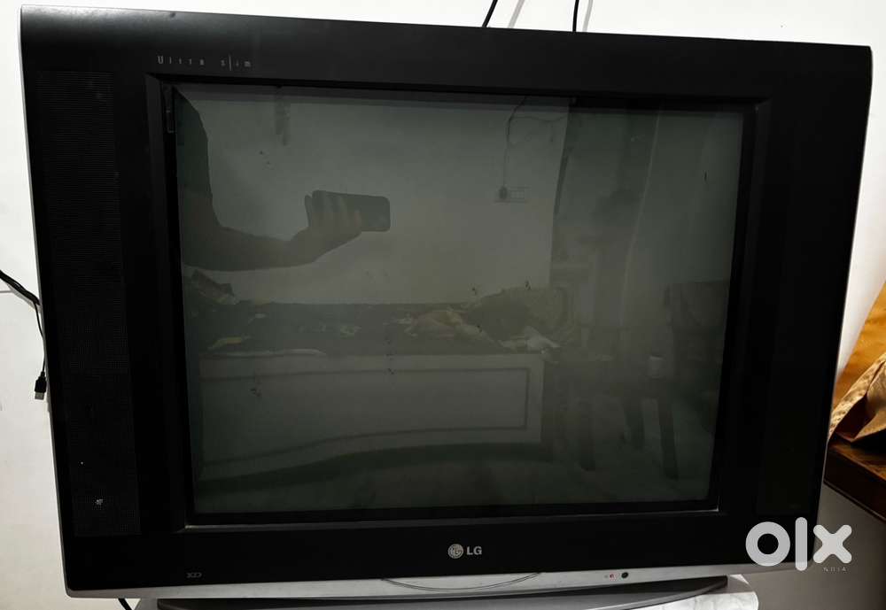 LG 29 Inch Television - Very Good Condition