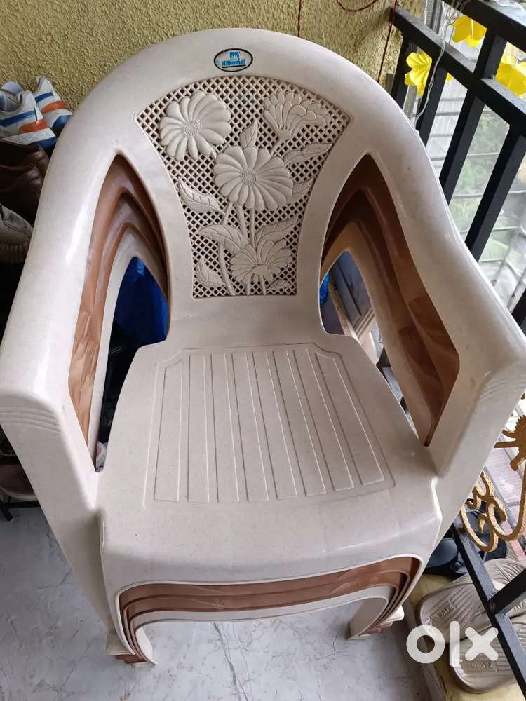 Nilkamal chair