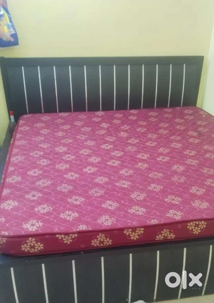 King size Bed with Mattress