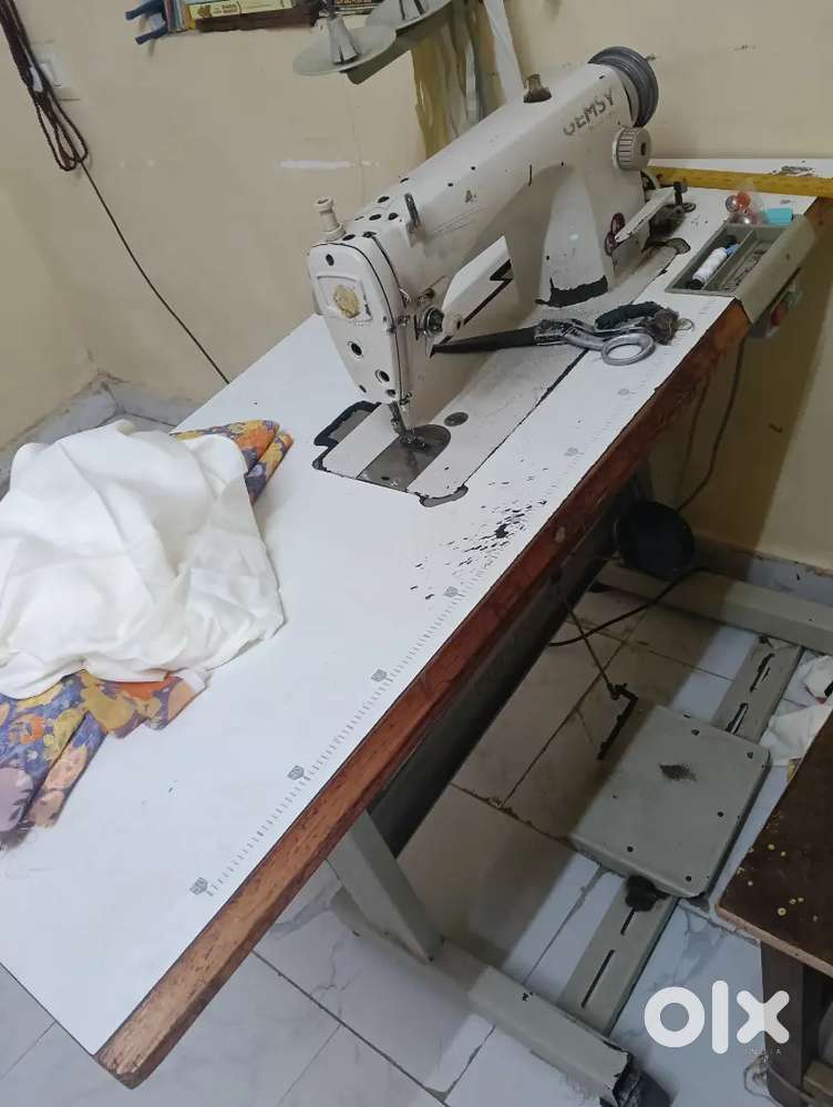 Tailoring machine