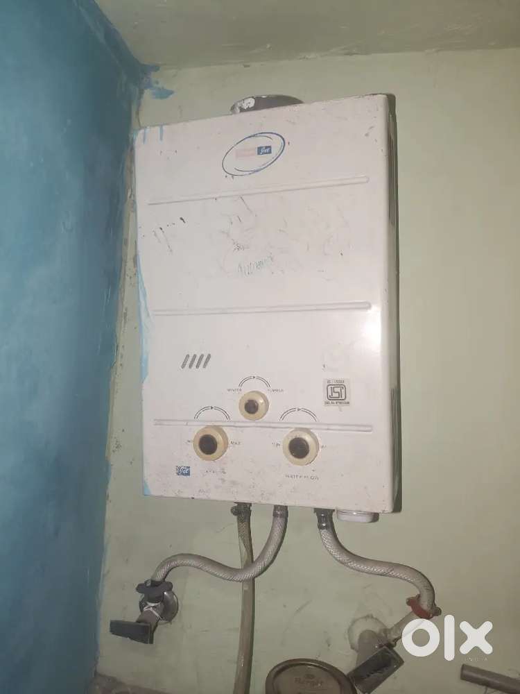 गैस गीजर देना है एक दम सही है मेरे पास एक्स्ट्रा है इसलिए दे रहा hu