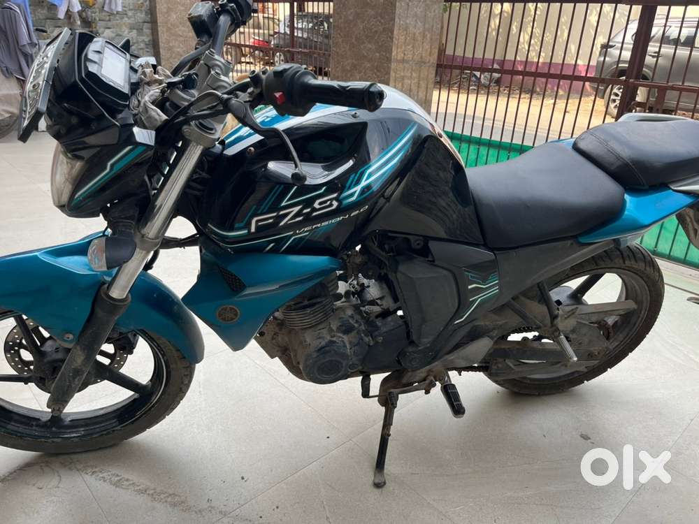 Yamaha fzs v2  one click start in good condition