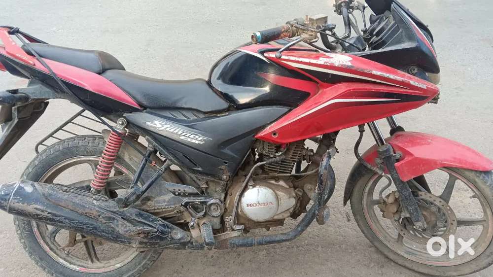 This gadi very good condition one kick start power break self start