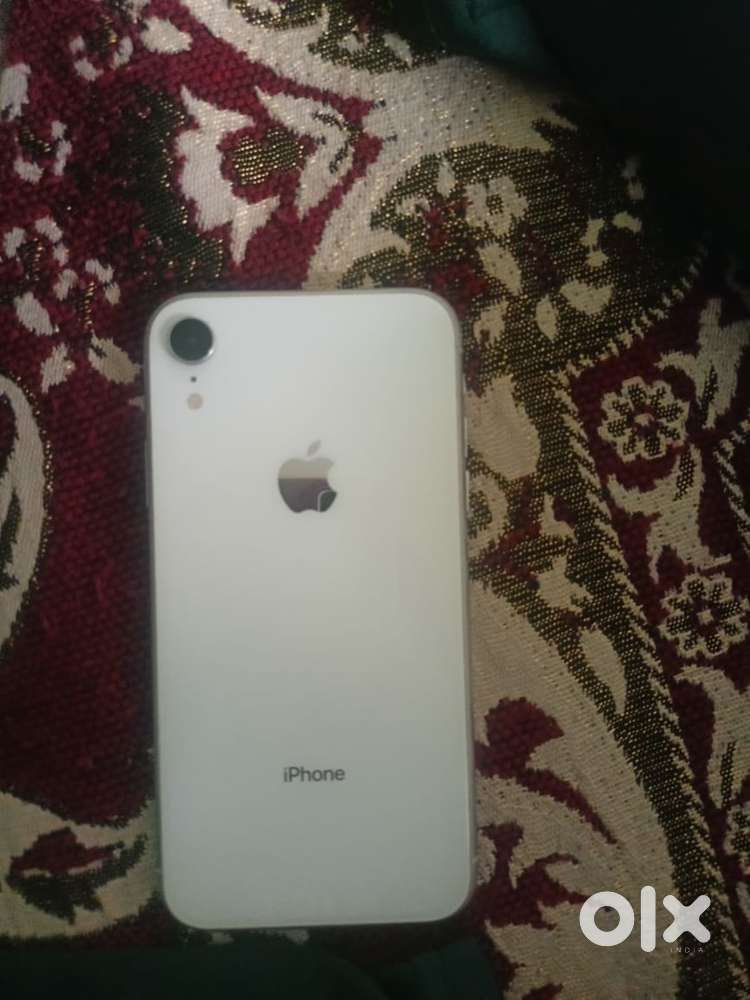 2 phone hai xr 14000 or realme 8 hai 7000 ka hai
