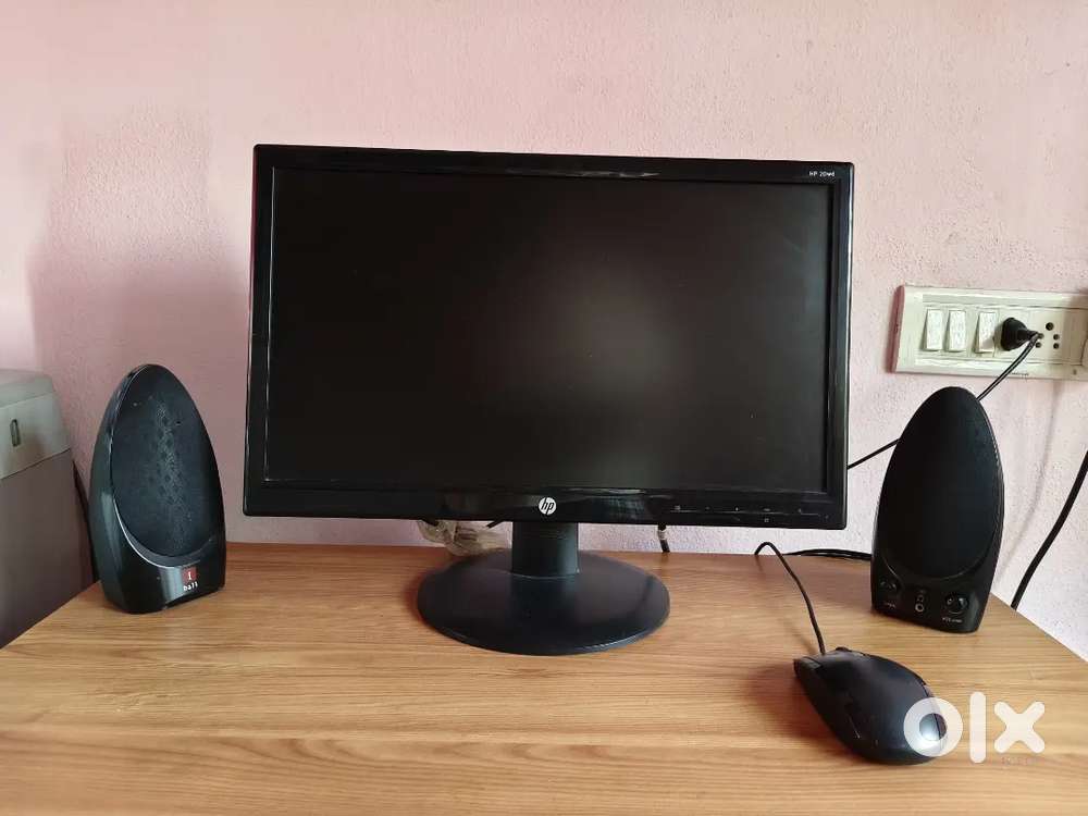 Computer with wooden table  Windows 7  500gb HDD   4 GB RAM