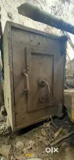 Tijori bechna hai