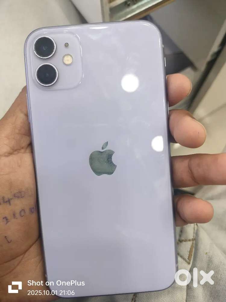 iPhone 11 8/128