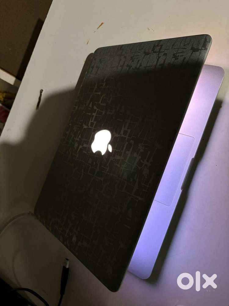 Apple mac 1