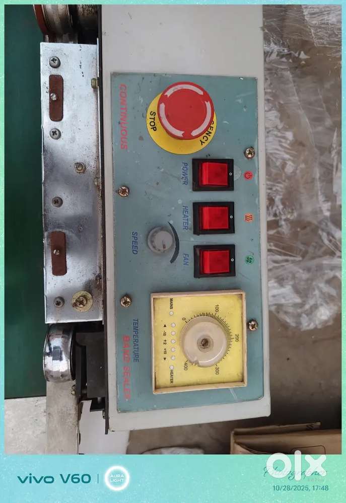 Pouch packing machine