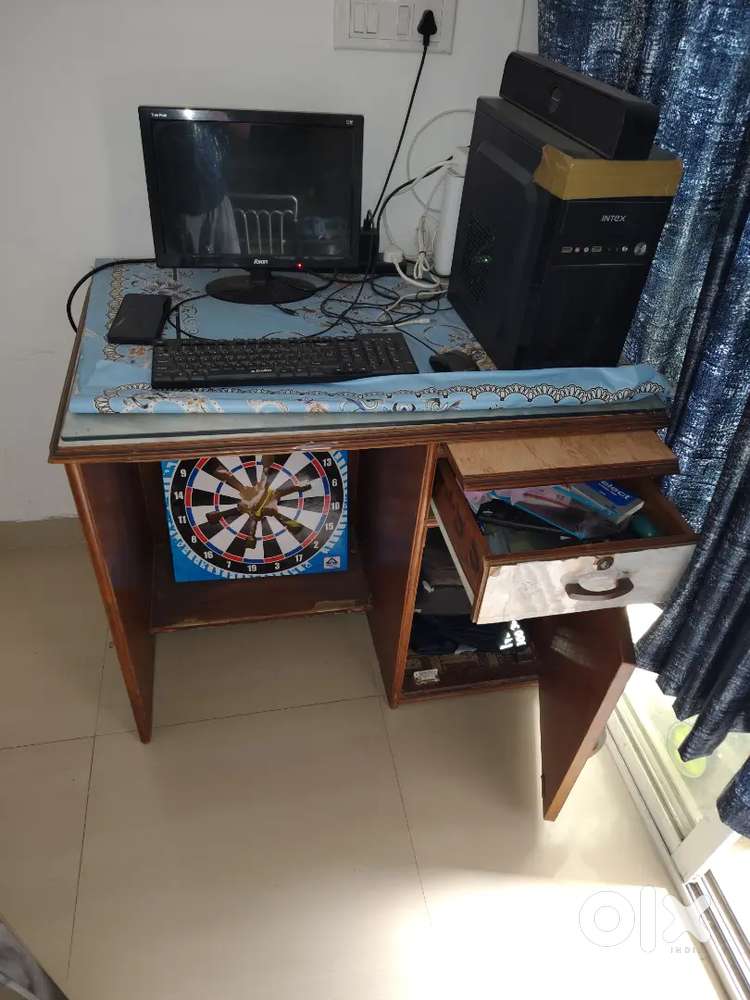 Pc with glass top office table