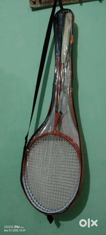 Racket badminton