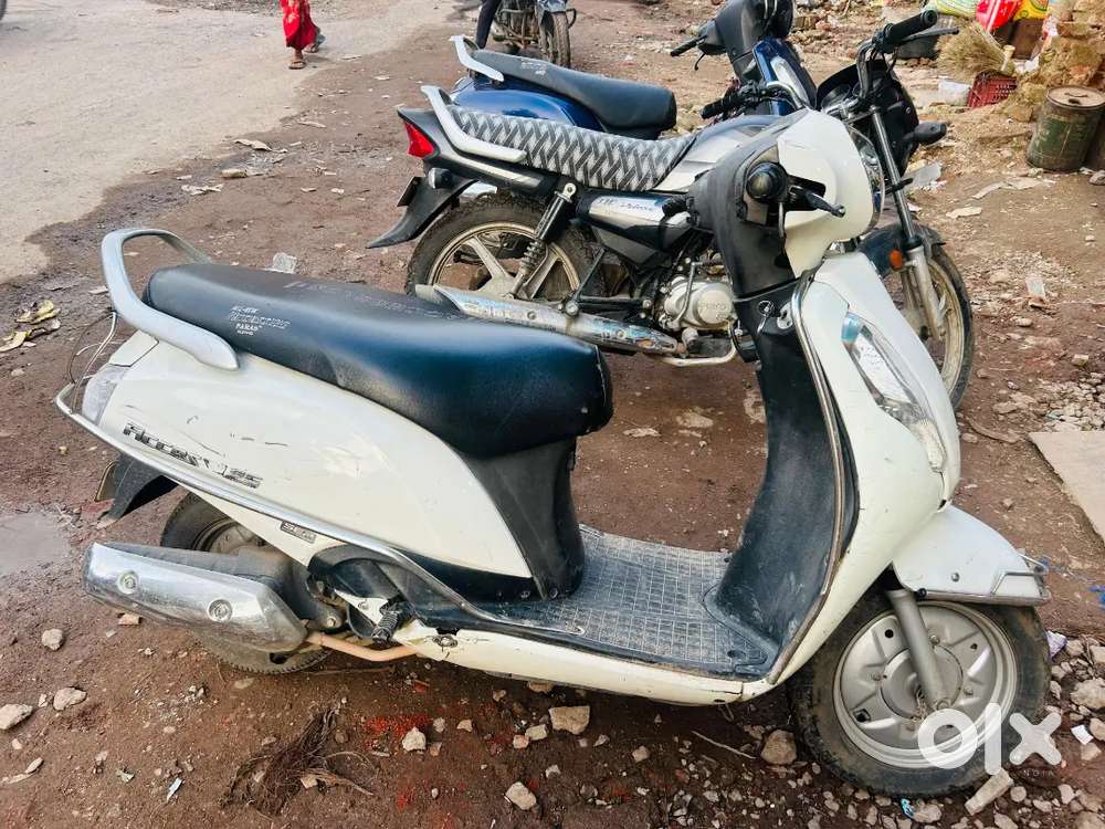 Good condition , with an average of 50km/litre