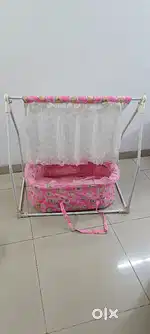 Very good condition baby PALNA jhula (hanging chain Not Available)