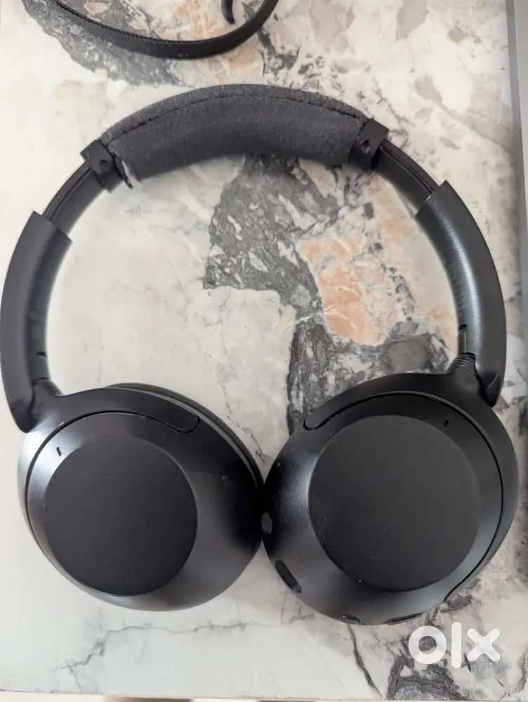Sony WH-xb910n headphones rarely used