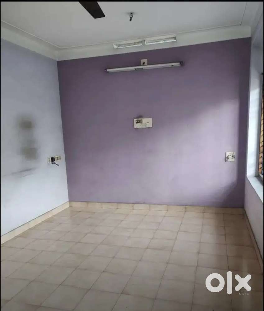 300 sqft office space rent @vazhuthacaud -Edapazhanji  Road