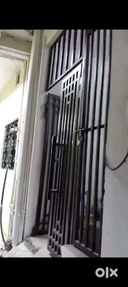 34 gaj house for sale