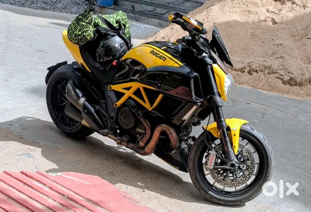 DUCATI - monster- DIAVEL