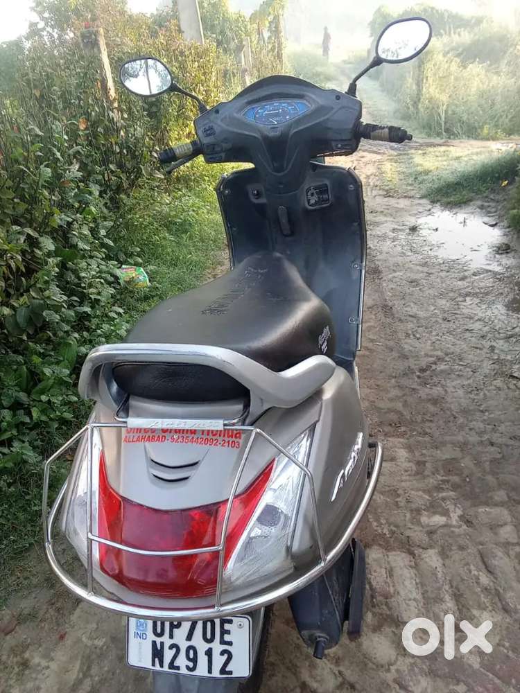 Honda Activa 5g Silver Mat color in exilent condition.
