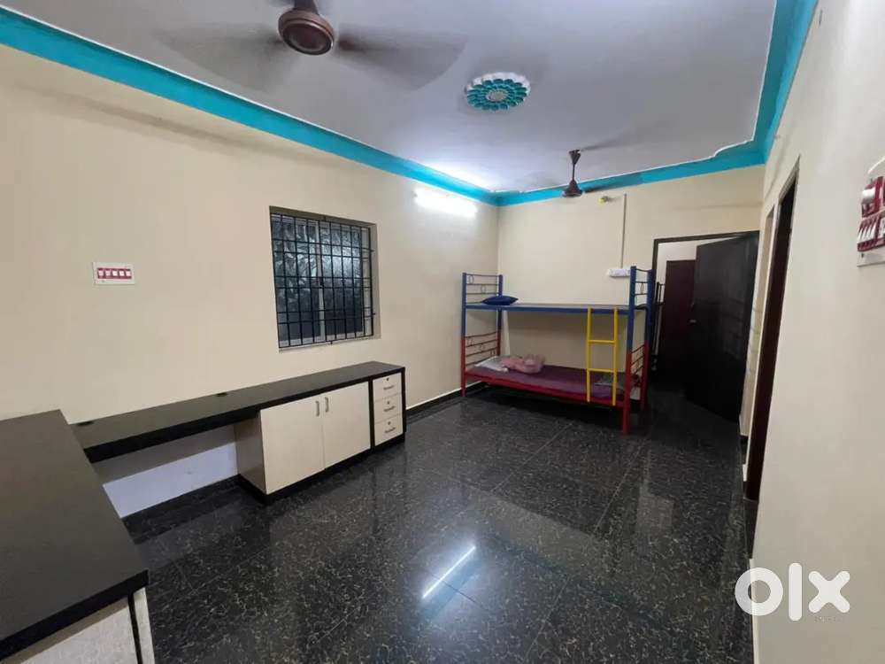 Girls Paying Guest House