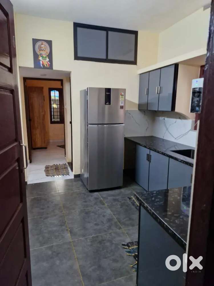 4 cent plot with house