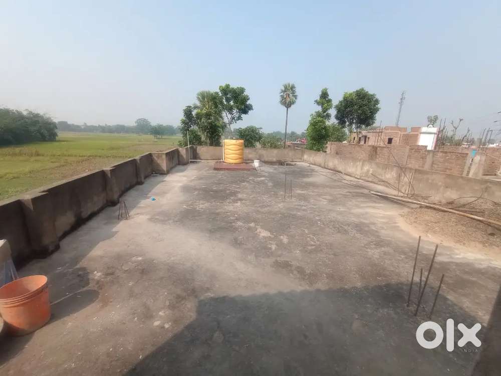 1st Floor available for rent (Highway-facing building)