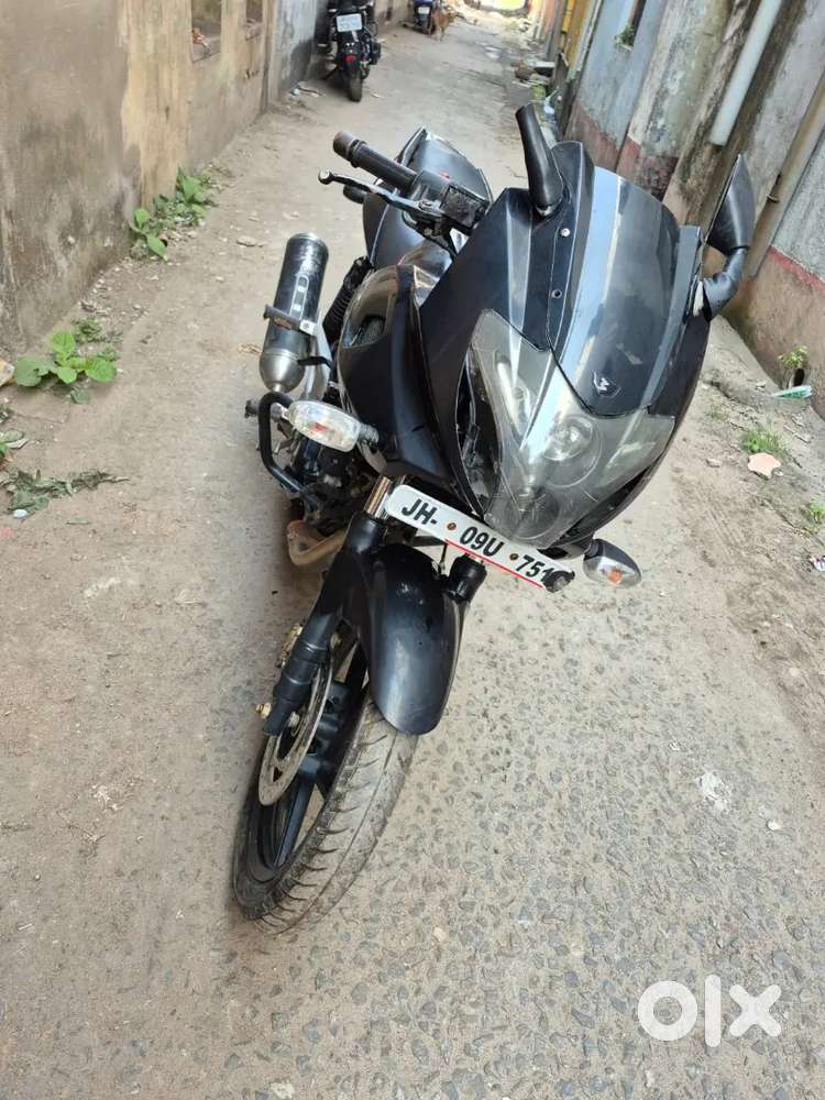 BAJAJ PULSAR 220F 2013 MODEL