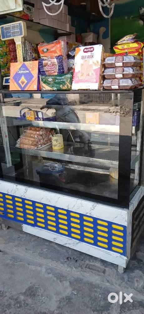 Sweet & cack fridge working  condition