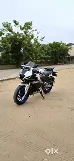 Yamaha R15 M 2022 1st owner  vip number 7777 conditions tip top