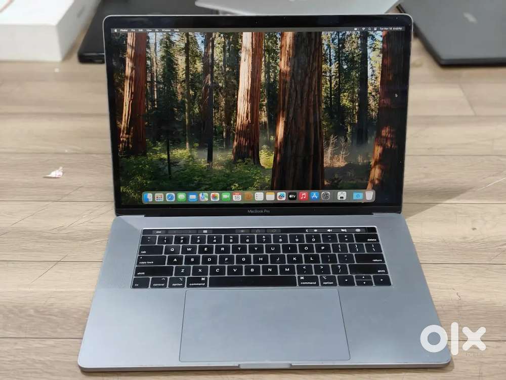 Macbook Pro intel i9 32GB RAM 2018 5.5GB graphics GADGETZONE
