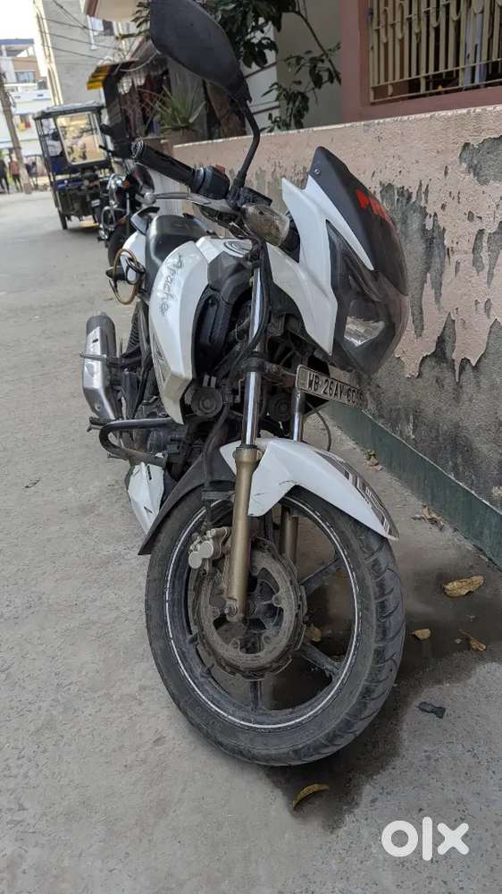 TVS  Apache RTR 180 White in mint Condition