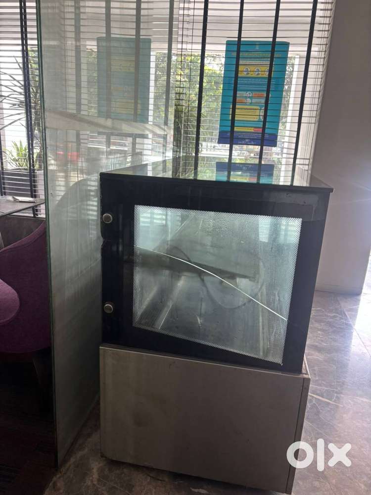 BAKERY DISPLAY FRIDGE