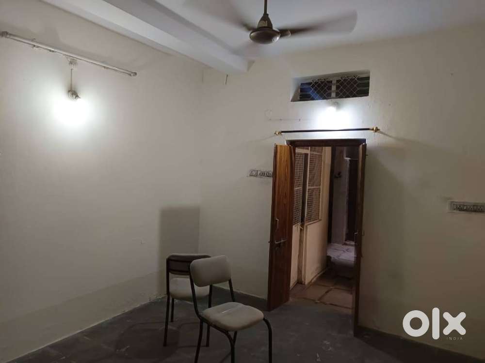 Ground floor 2 rooms with kitchen and bathroom available for rent