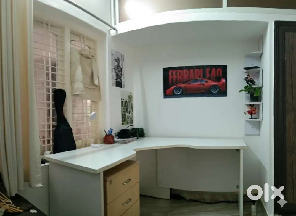 L SHAPE DESK