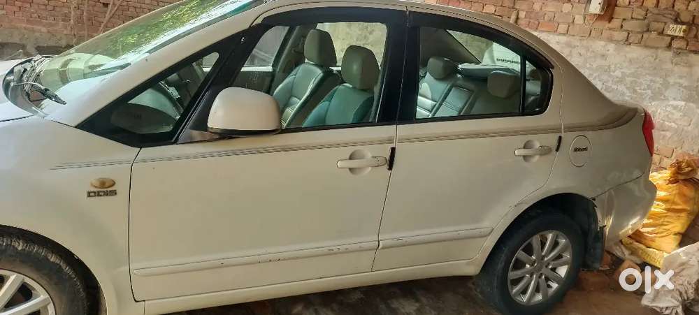 Maruti Suzuki SX4 2012 Diesel Led screen back camra spl adition