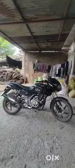 Good condition bike pulsar 150 black color