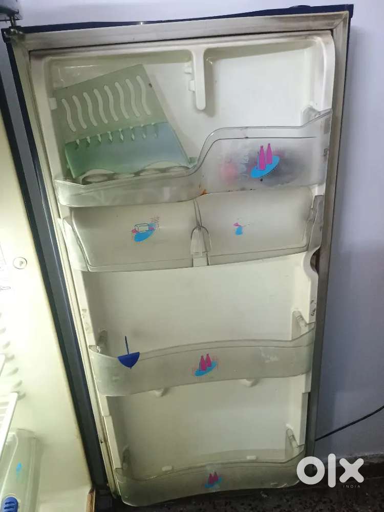 Whirlpool Fridge Refrigerator 215 Litre