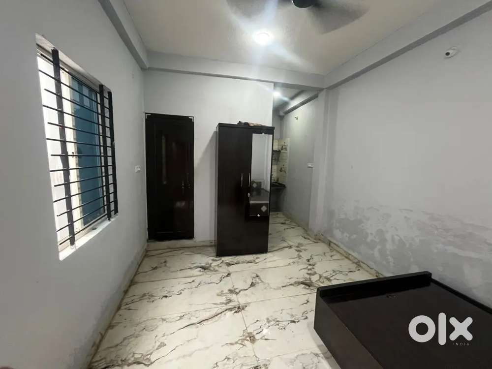 1RK SEMI-FURNISHED PENT HOUSE