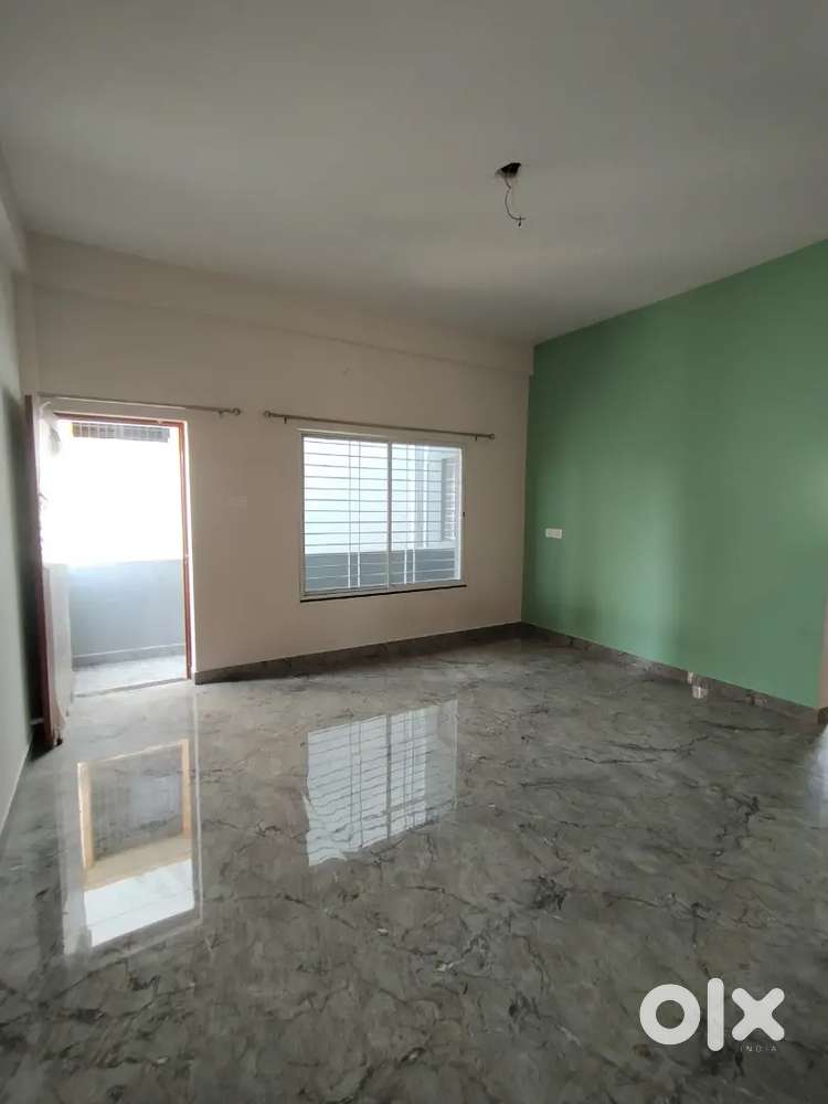 1BHK for Rent with 2 Balconies and Spacious Rooms