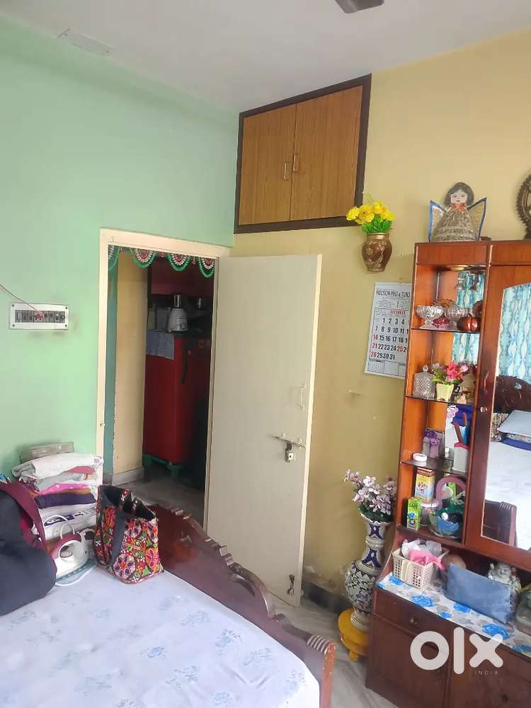 10-15mins walk to main BT road, 5-10mins drive to Naopara Metro Statn