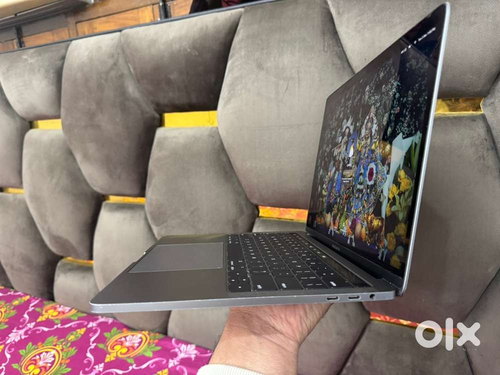 Macbook Pro 13 inch with TouchBar