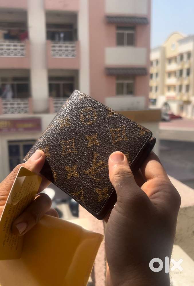 Louis vuitton wallet master q (UAE)