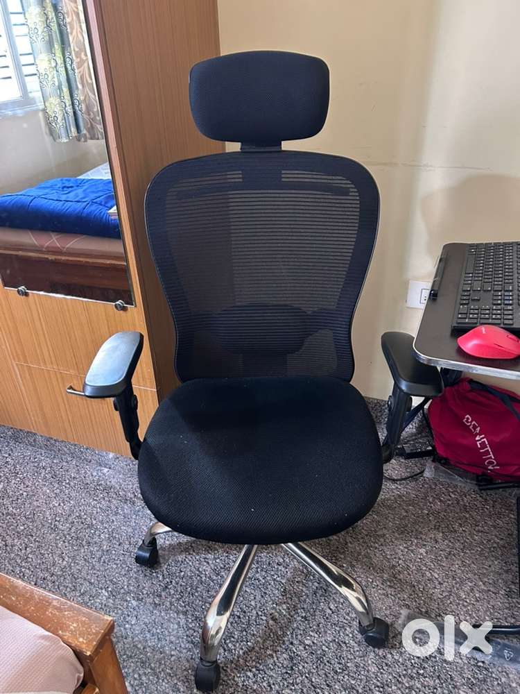 Chair for computer desk